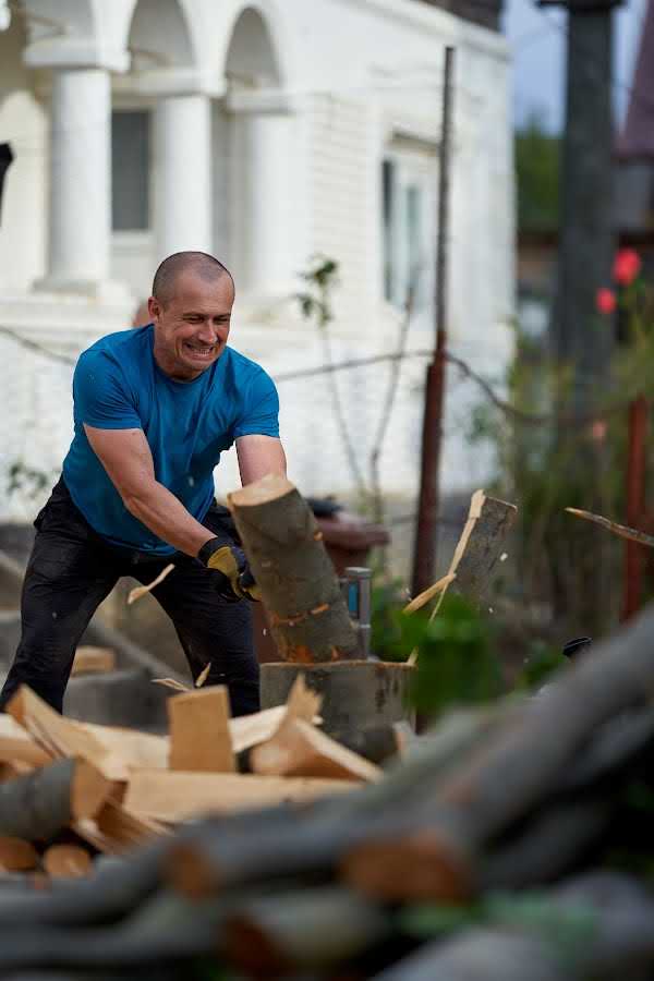 A man chopping beech firewood